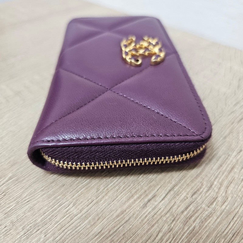 Chanel紫羊皮金釦19系列拉鏈中夾-2
