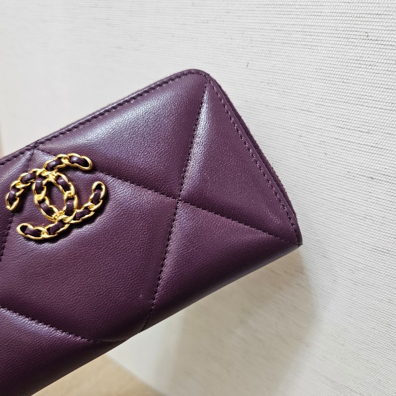 Chanel紫羊皮金釦19系列拉鏈中夾-4