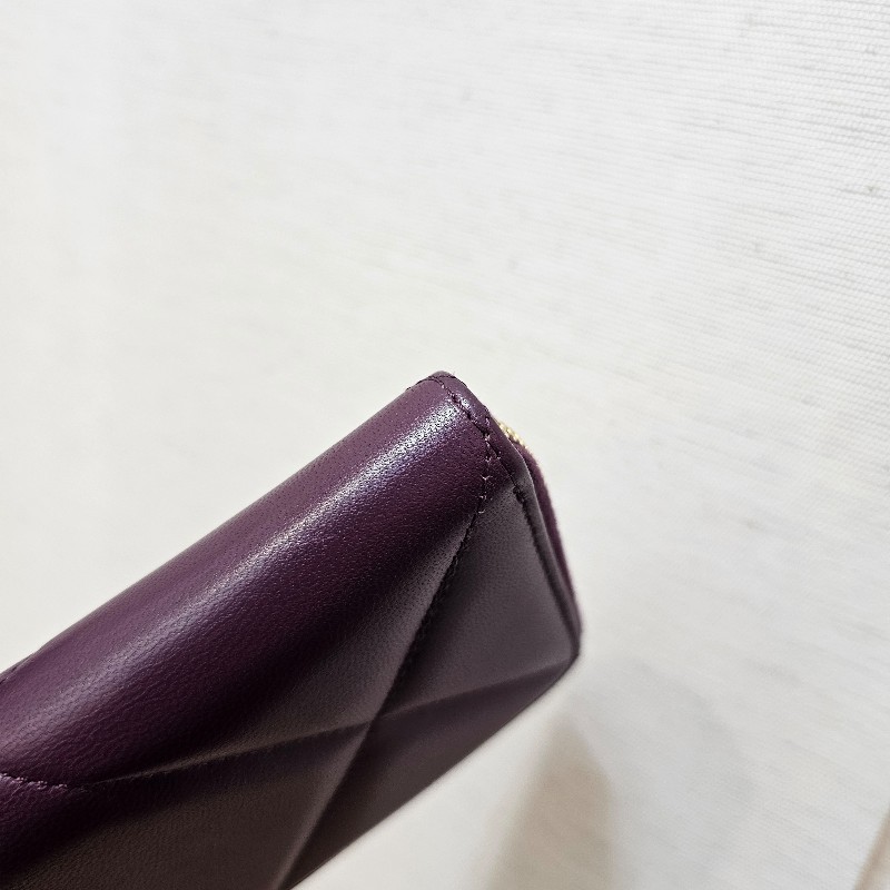 Chanel紫羊皮金釦19系列拉鏈中夾-6