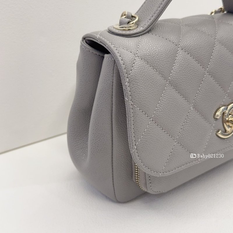 Chanel包包 灰荔枝牛皮淡金扣郵差斜背包A93749-5