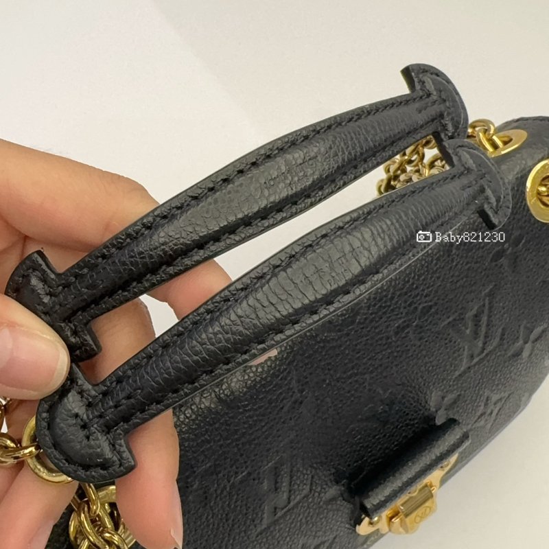 LV包包 Vavin BB黑牛皮壓紋鍊條包M44550-8