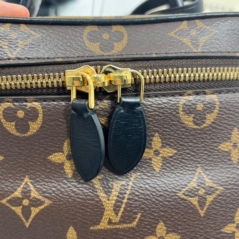 LV vanity case-18