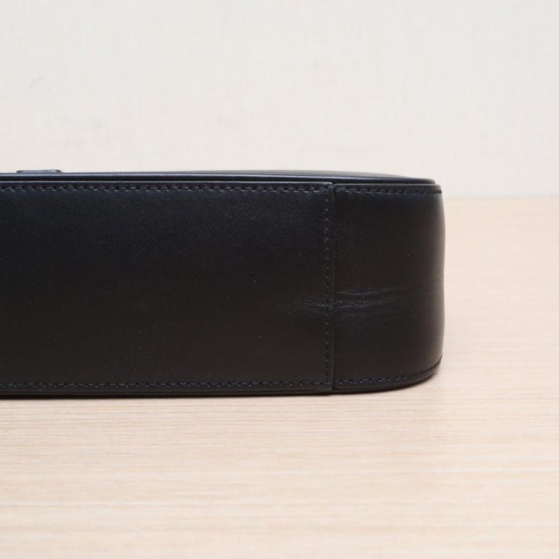 LE 5 À 7 腋下包 小號 23 黑色 皮革C 黑色 皮革C 金釦-3