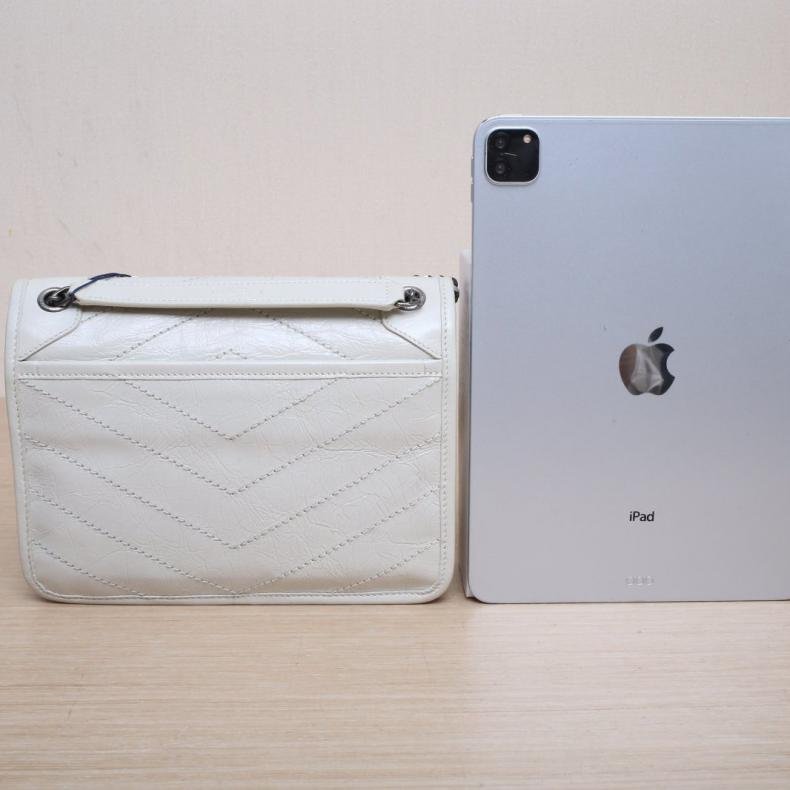 Niki Mini 21 D扣 米白色 皮革C 銀扣-1