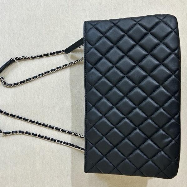 超美!Chanel Matelasse銀扣小羊皮肩背包-5