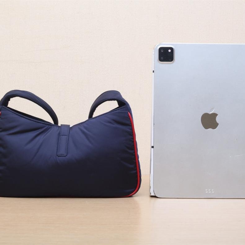 墨藍色 尼龍 金釦 LE 5 À 7 腋下包 小號 23-1