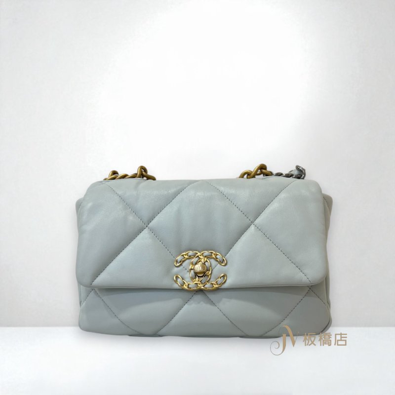 CHANEL 19系列冰川藍羊皮金釦小號口蓋包 AS1160-0