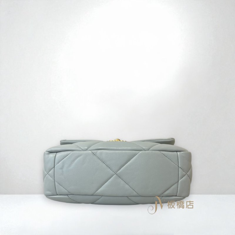 CHANEL 19系列冰川藍羊皮金釦小號口蓋包 AS1160-4