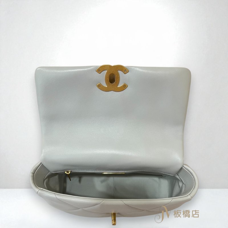 CHANEL 19系列冰川藍羊皮金釦小號口蓋包 AS1160-5