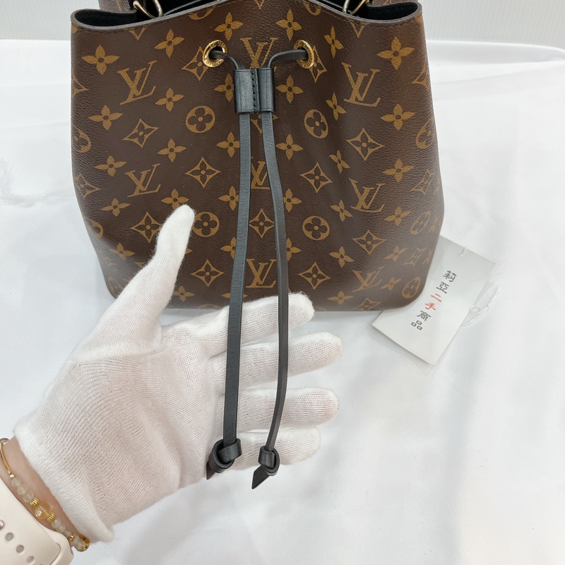 莉亞精品♡ LV M41440 Neonoe BB 老花水桶 黑色 九新美包-10