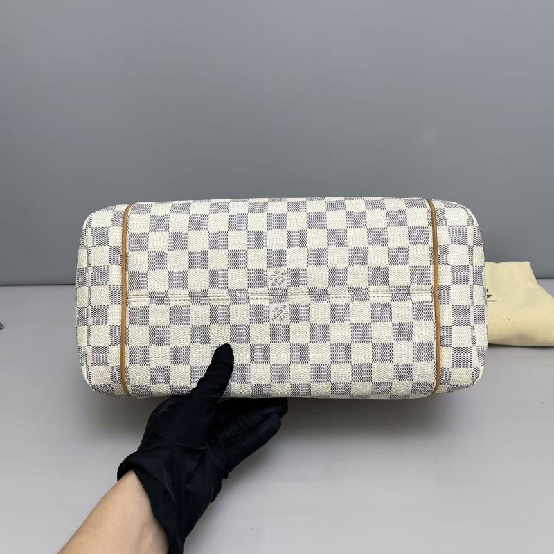 LV路易威登totally白棋盤格購物袋 肩背包-3