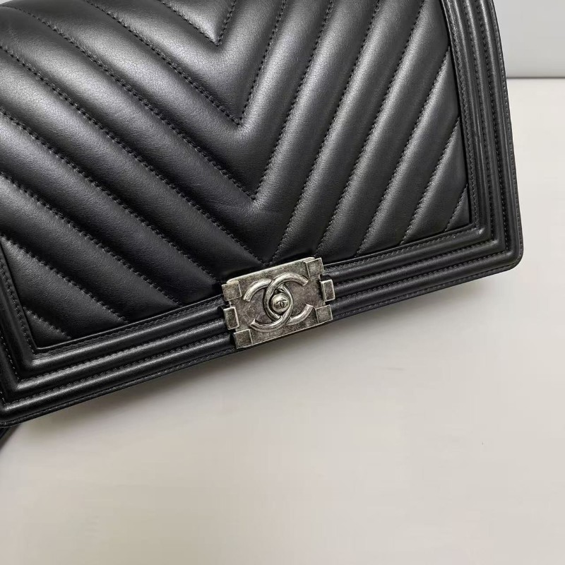 Chanel香奈兒 leboy大號黑銀V紋牛皮包 肩背包 斜背包 22開-2