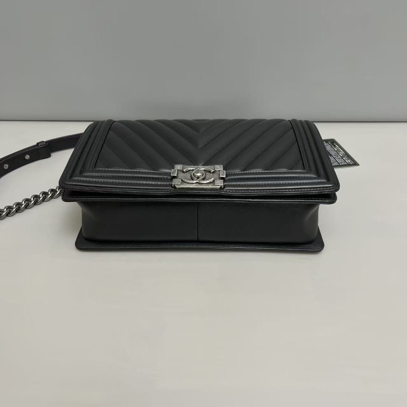 Chanel香奈兒 leboy大號黑銀V紋牛皮包 肩背包 斜背包 22開-3