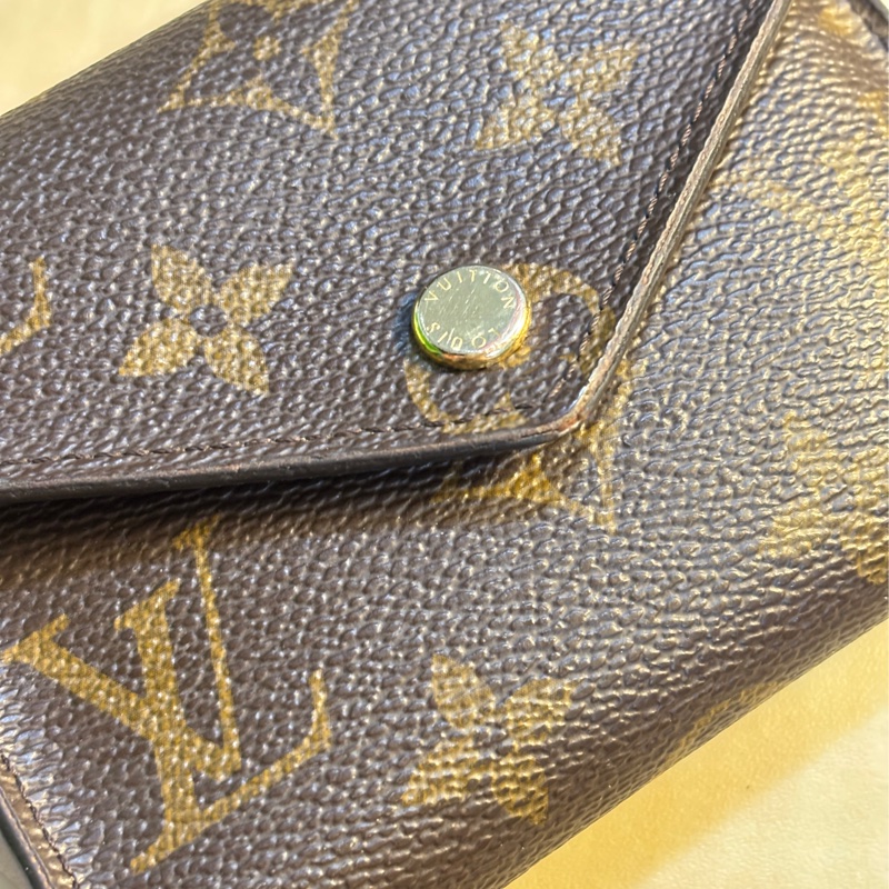 Louis Vuitton Victorine 錢包 三折短夾-16