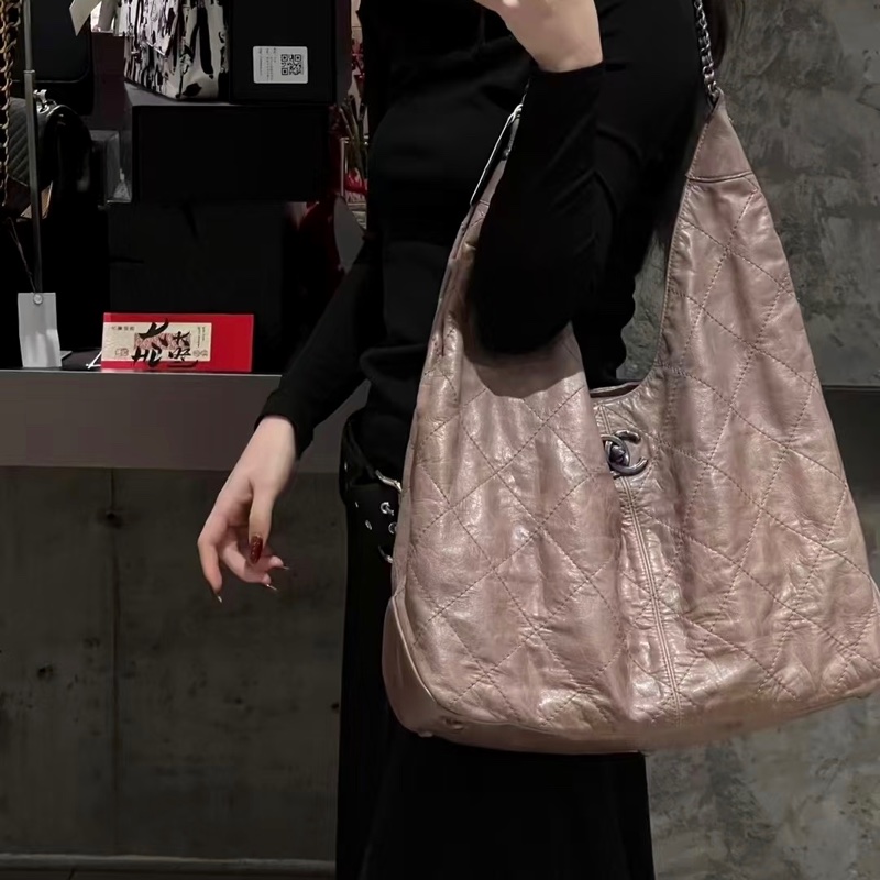 Chanel 油蠟牛皮 hobo 機場托特包-1