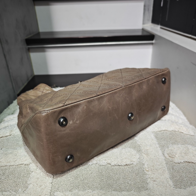 Chanel 油蠟牛皮 hobo 機場托特包-17