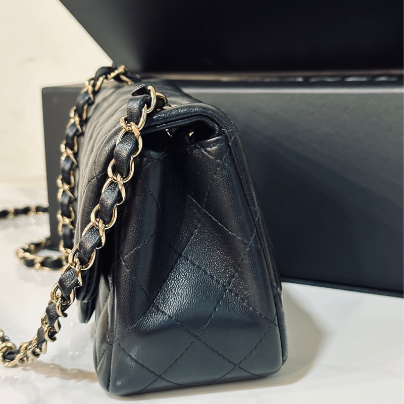 #全新全膜全配 #全網最低芯片款 香奈兒黑金經典方胖子Cf17 #櫃上年年漲 #斷貨超難買🔥-8