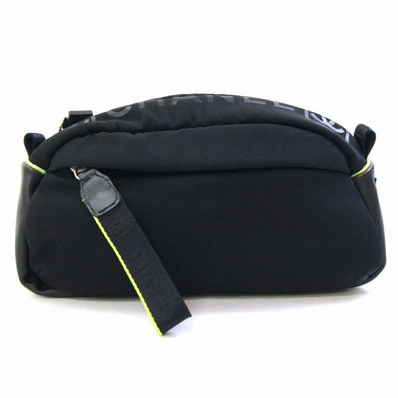 Chanel Sport Line Pouch,黑色/新淺綠色尼龍手拿包/第二個包,帶 Coco 標誌,女士,CHANEL-0