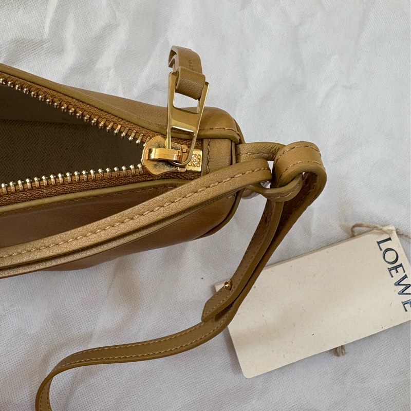 Lowe 小牛皮 吊床包-18