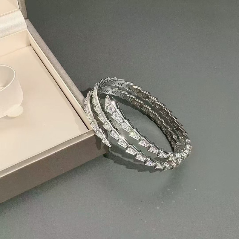 Bvlgari寶格麗Serpenti蛇頭三環白金滿鑽手鐲M碼，2023年購入-3