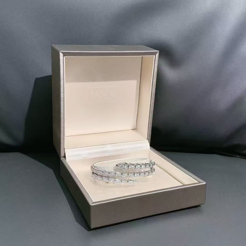 Bvlgari寶格麗Serpenti蛇頭三環白金滿鑽手鐲M碼，2023年購入-5