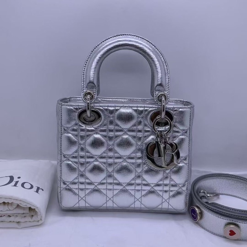 Dior 迪奧戴妃四格太空銀牛皮銀扣徽章肩帶手提包-0