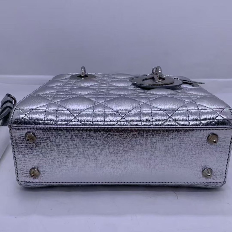 Dior 迪奧戴妃四格太空銀牛皮銀扣徽章肩帶手提包-2