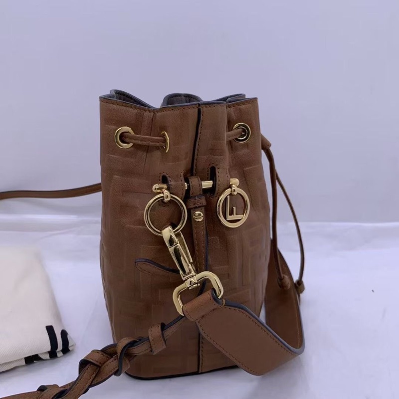 芬迪Fendi Mon Tresor老花字母小水桶 鏈條包,超級火爆的款 巨難買 logo元素-7