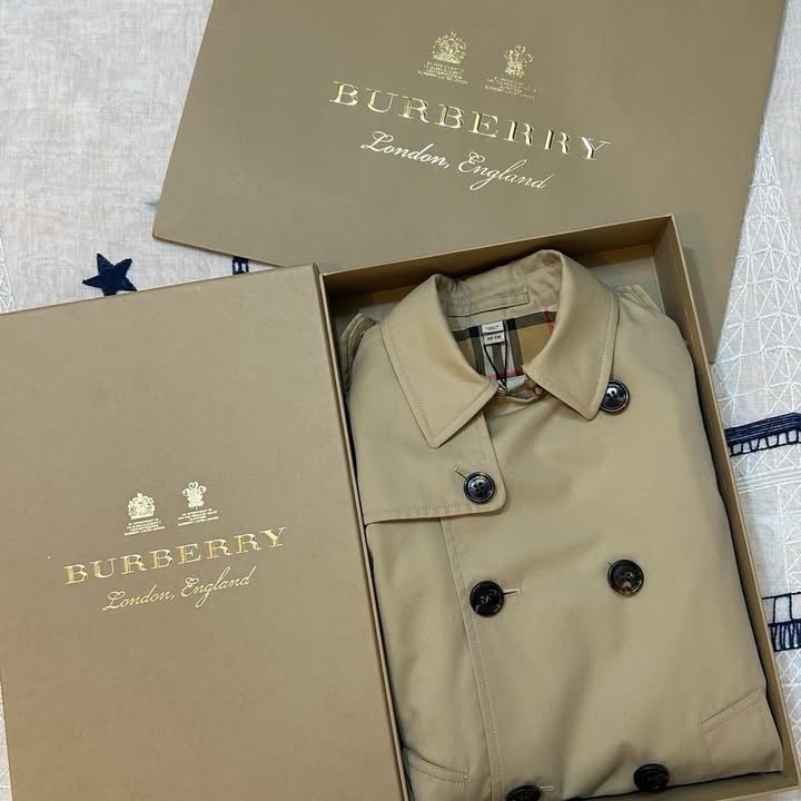 BURBERRY英國童款蜜色風衣4Y-10