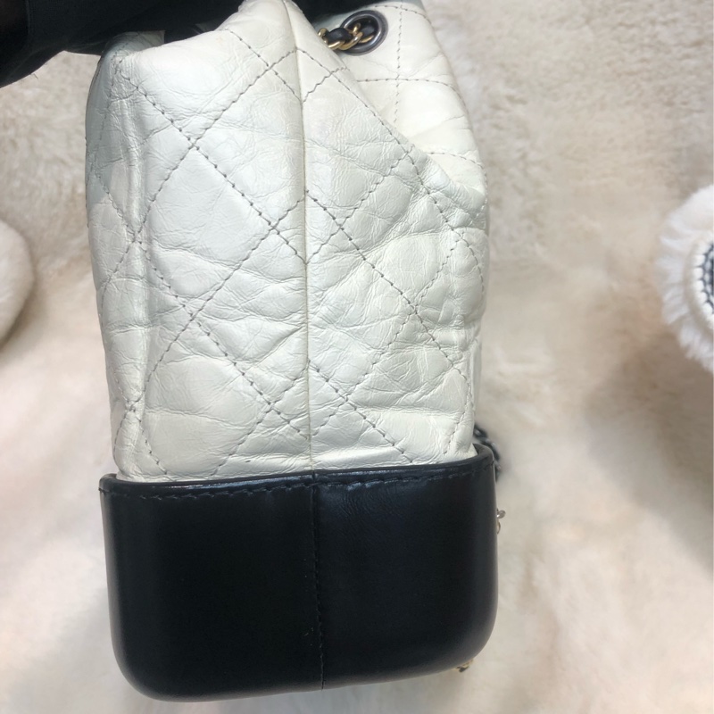 Chanel 黑白細size 流浪背包 XB727-3