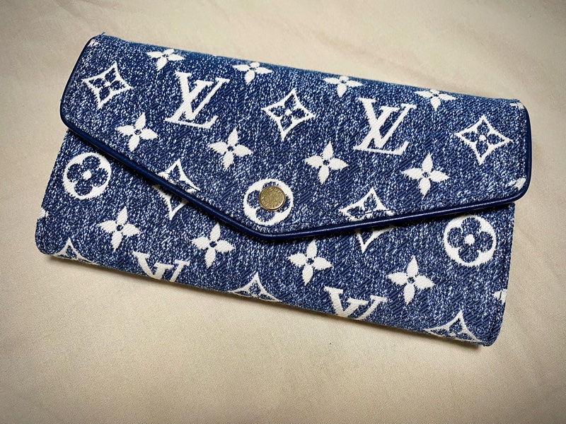 LV （ Louis Vuitton ) 牛仔布 長夾 秀款 （絕版品）-1