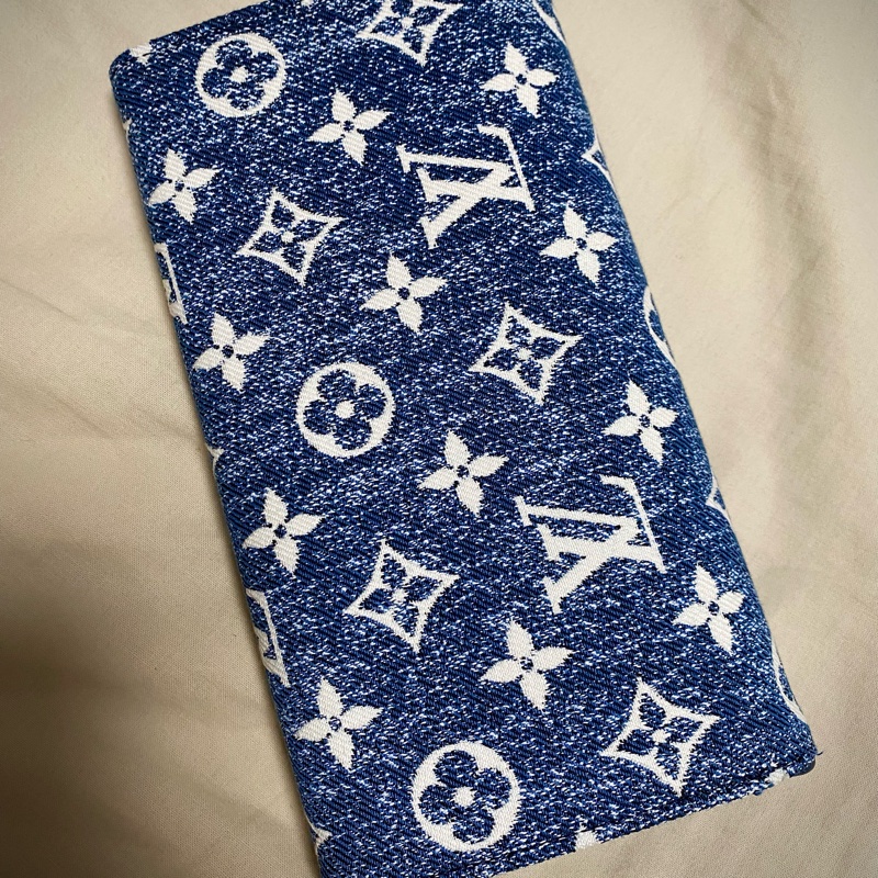 LV （ Louis Vuitton ) 牛仔布 長夾 秀款 （絕版品）-5