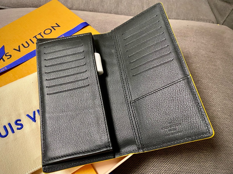 Louis Vuitton 鴕鳥皮 2024 長夾 （絕版品） (1人追蹤）-4