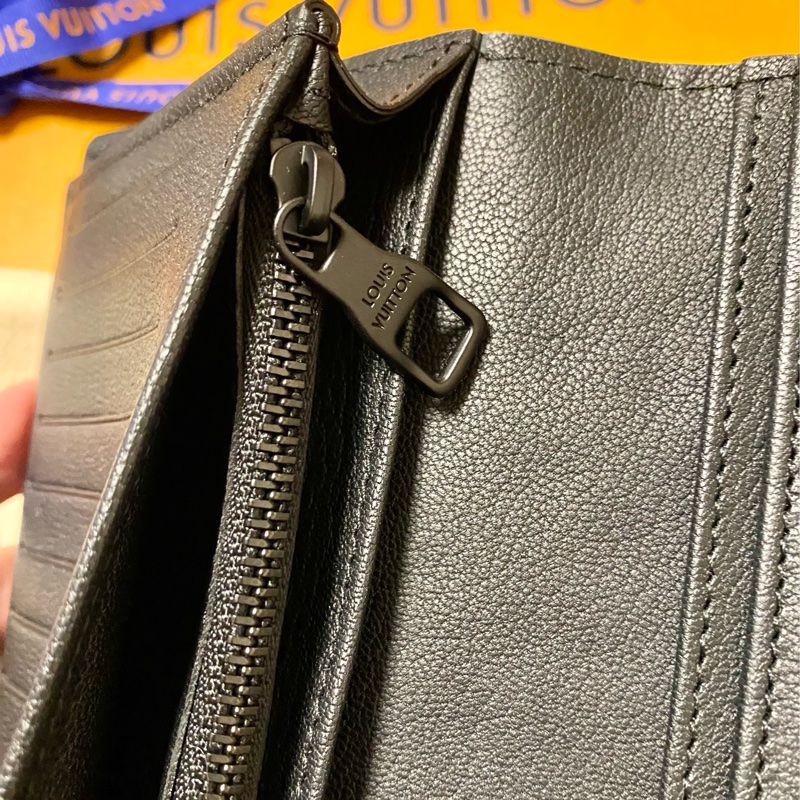 Louis Vuitton 鴕鳥皮 2024 長夾 （絕版品） (1人追蹤）-6