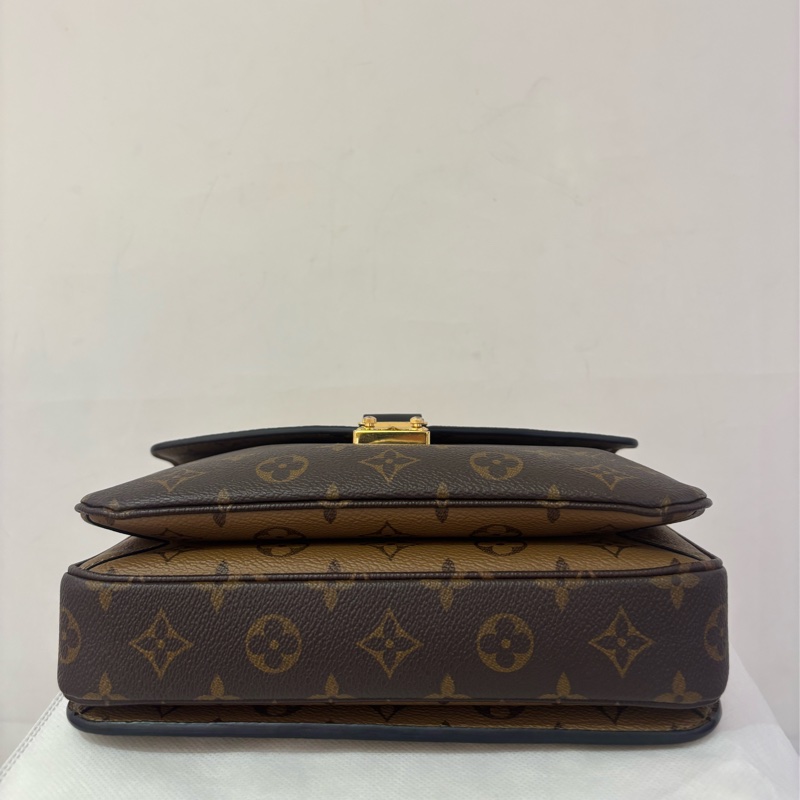 LV (M)Metis 拼色郵差包-4