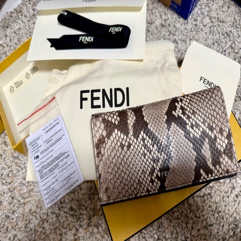 Fendi 真 蛇皮 長夾 （絕版品） （6人追蹤）