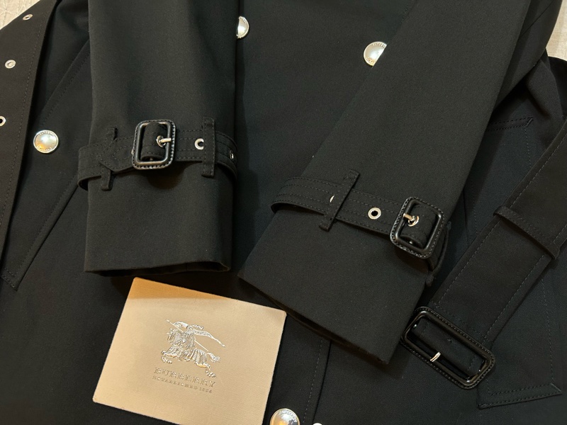 BURBERRY英國格紋翻領黑色風衣UK2-5