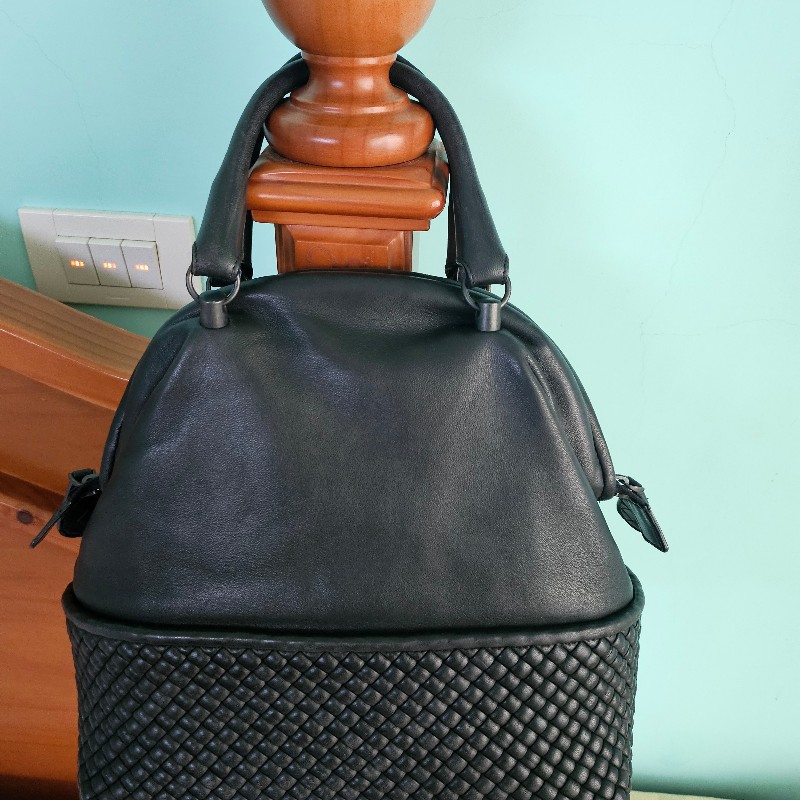 bv黑色編織全皮包-5