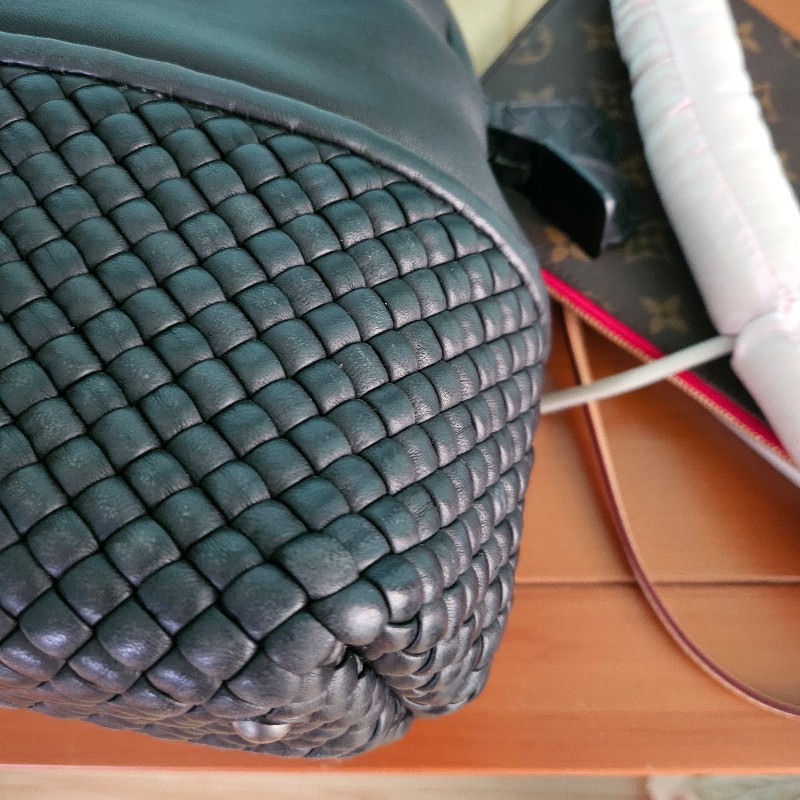 bv黑色編織全皮包-9