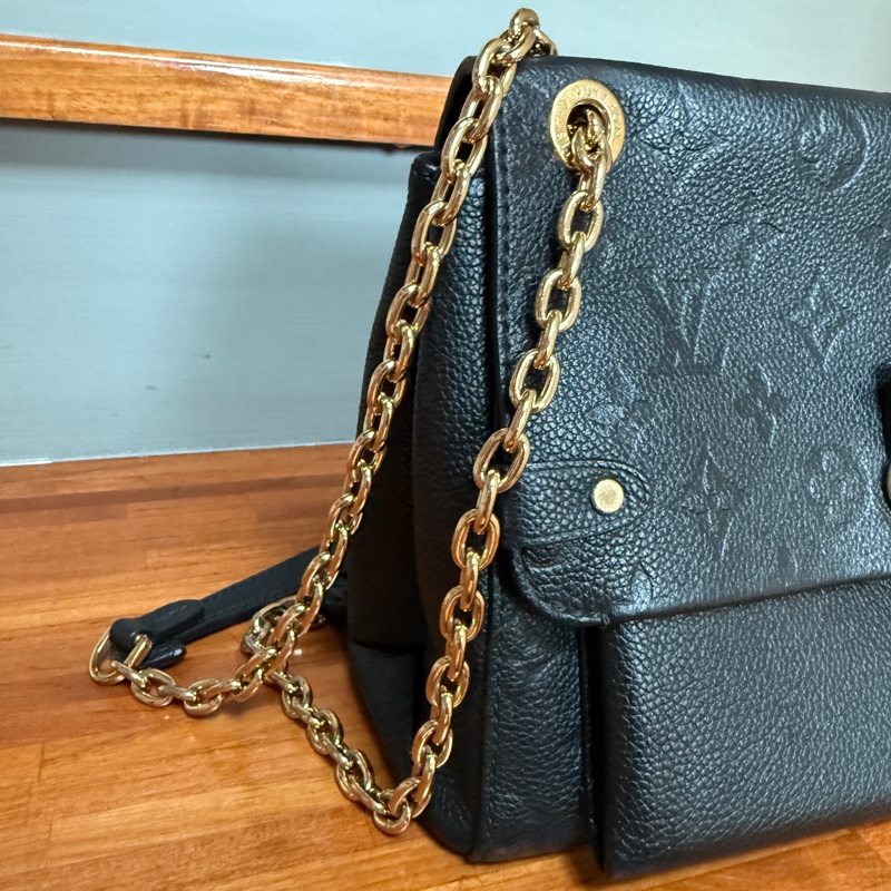 lv 超美壓紋真皮鍊包 容量夠 拍圈最甜❤️專櫃十幾-10