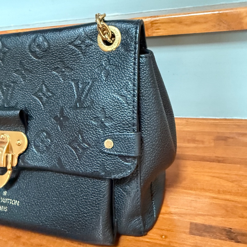 lv 超美壓紋真皮鍊包 容量夠 拍圈最甜❤️專櫃十幾-11