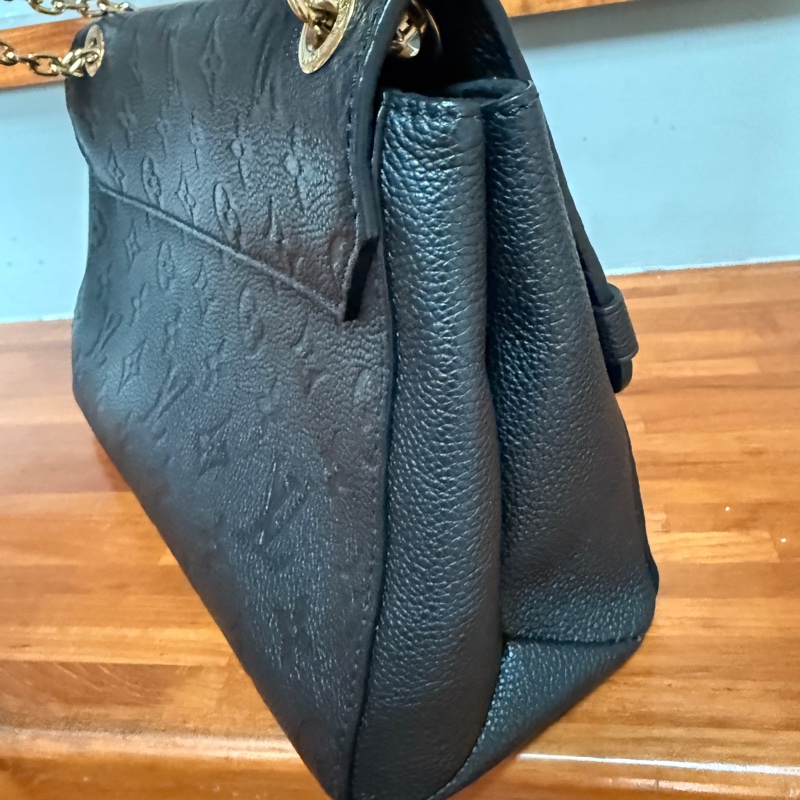 lv 超美壓紋真皮鍊包 容量夠 拍圈最甜❤️專櫃十幾-16