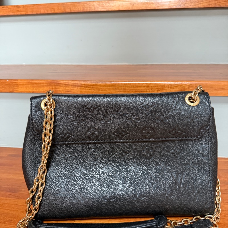 lv 超美壓紋真皮鍊包 容量夠 拍圈最甜❤️專櫃十幾-2