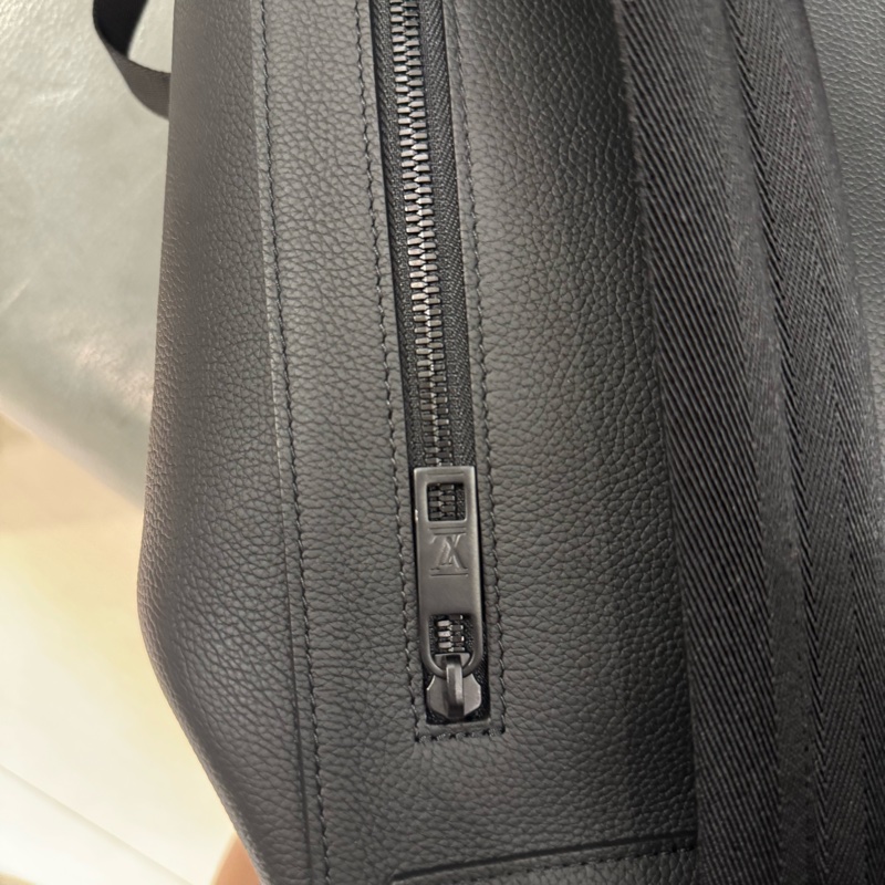 LV M21367  Flap後背包-13