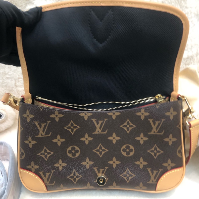 LV 老花法棍袋I575-13