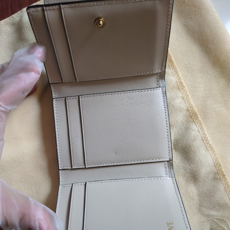 LOEWE三折皮革短夾-9