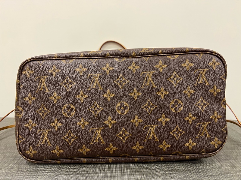 LV Neverfull MM-8
