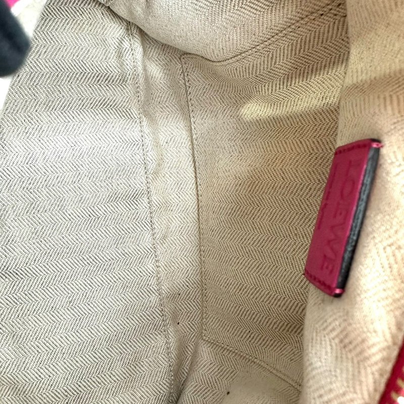 【美收精品】LOEWE PUZZLE 粉色肩背包B-786【隔月月中將轉賣至日本 上架期限30天】-9