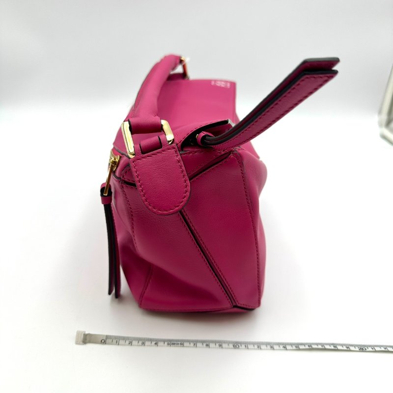 【美收精品】LOEWE PUZZLE 粉色肩背包B-786【隔月月中將轉賣至日本 上架期限30天】-12