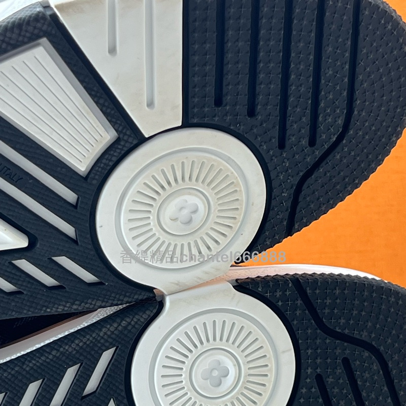 💗香緹國際精品💗 LV Trainer 黑白牛仔球鞋#王鶴棣同款 #上架即秒殺款 #全配-6